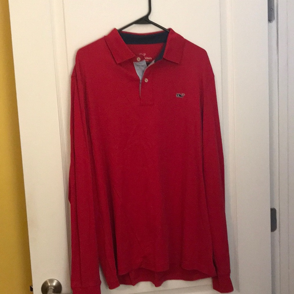 Men’s Vineyyard Vine shirt.